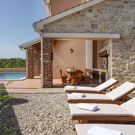 With Heated Pool And Sea View Near Zadar * Pridraga