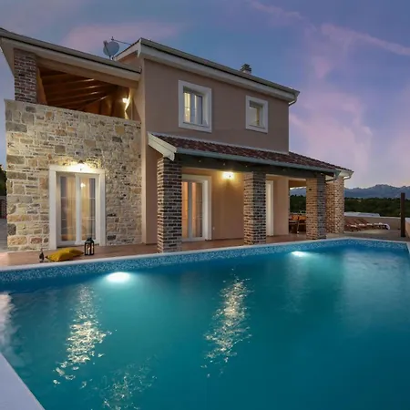 With Heated Pool And Sea View Near Zadar