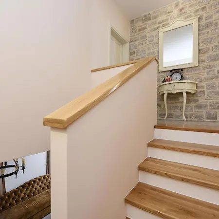 With Heated Pool And Sea View Near Zadar Pridraga