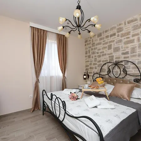 With Heated Pool And Sea View Near Zadar
