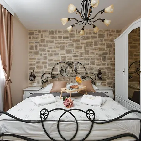 With Heated Pool And Sea View Near Zadar 빌라 Pridraga
